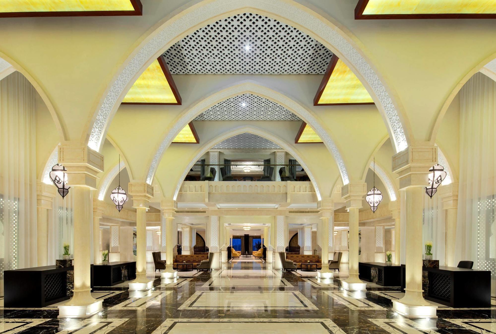 Sheraton Sharjah Beach Resort And Spa Esterno foto